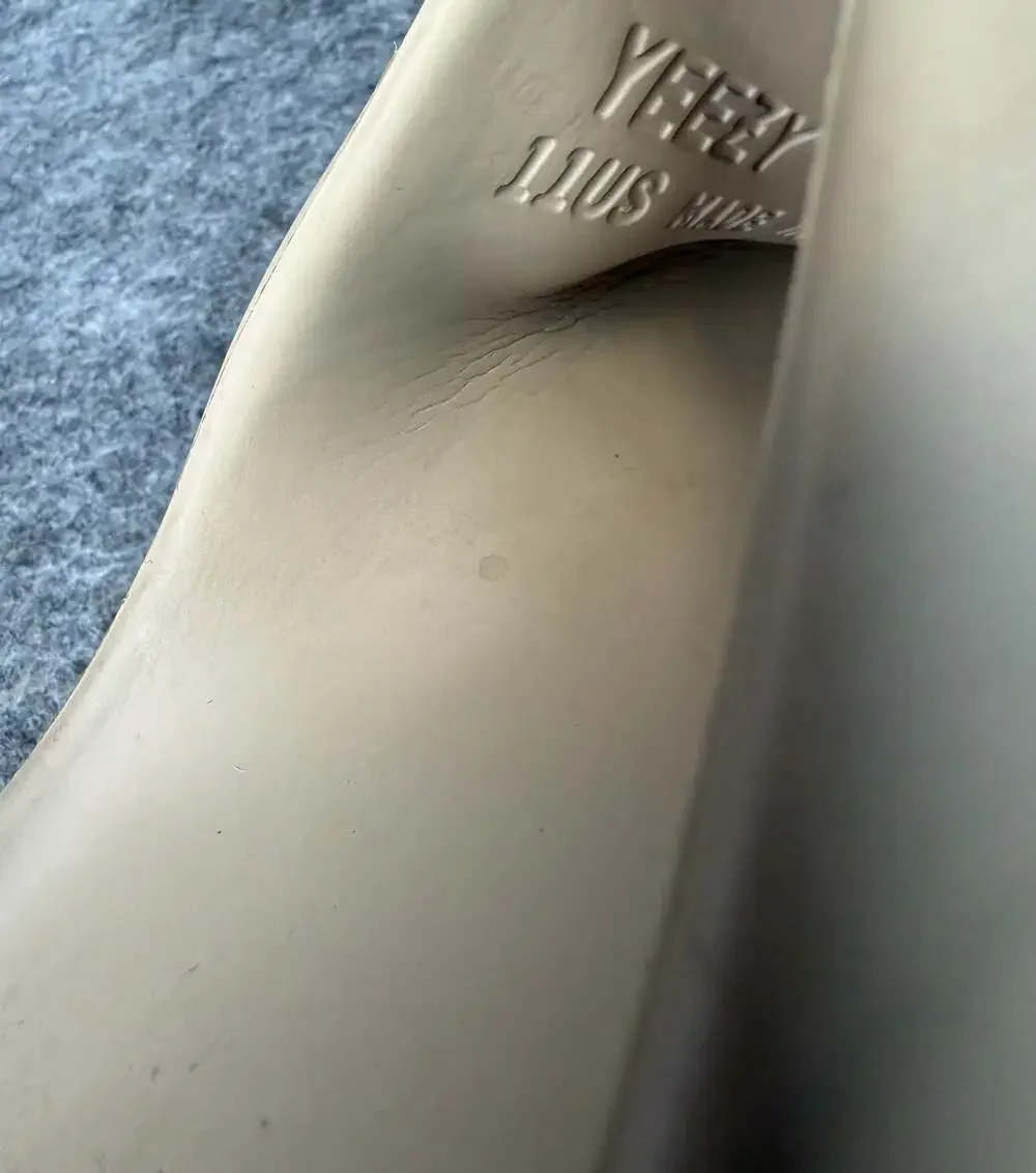 Adidas Yeezy Slide Desert Sand Size 11 US